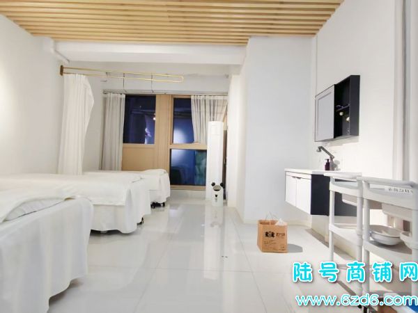 ԰㳡4ԺתãȶԴʵͼƬ