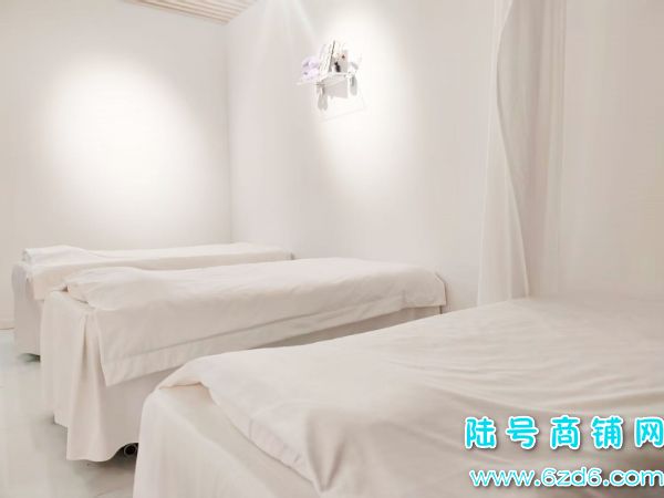 ԰㳡4ԺתãȶԴʵͼƬ