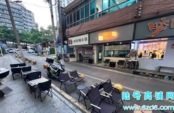 ��½�ţ��������л���·�ɶ�·����С�ƹ�ת�ã������1600��ʵ��ͼƬ