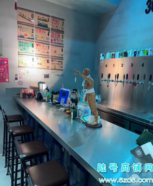 ��½�ţ��������л���·�ɶ�·����С�ƹ�ת�ã������1600��ʵ��ͼƬ