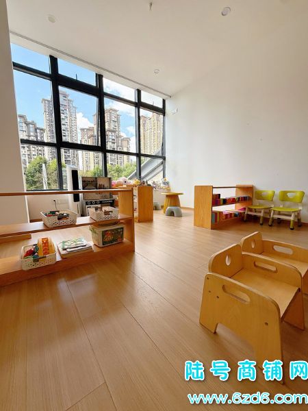 ��½�ţ���ɽ�������������������Ľ������ת��ʵ��ͼƬ