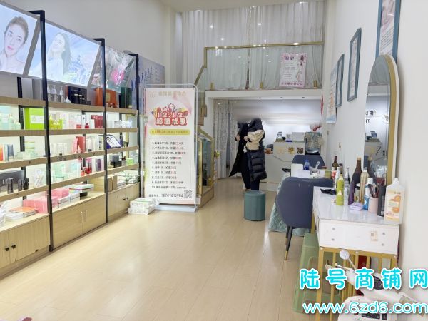 �Ͻ������ǹ�������·�ٽ�����Ժת��ʵ��ͼƬ