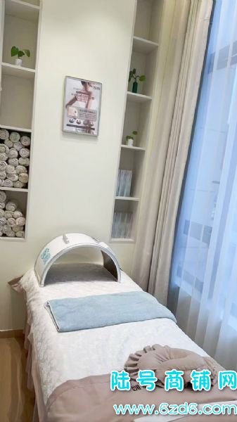 ��������ե���׸ֵ����ڸ����ٽ���������Ժ������ת��ʵ��ͼƬ