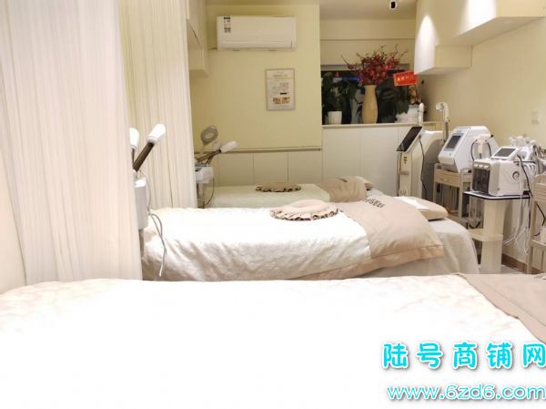 ��������ե���׸ֵ����ڸ����ٽ���������Ժ������ת��ʵ��ͼƬ