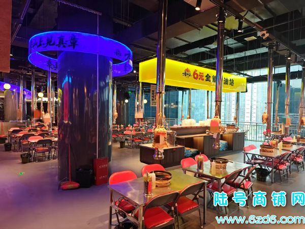 ��½�ţ�����԰����㳡900ƽ��װ������ͷ���������ת��ʵ��ͼƬ