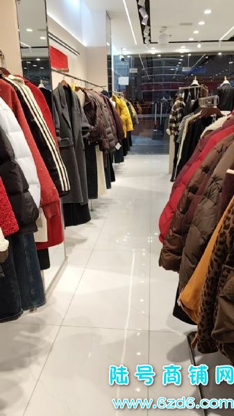 ����԰���ֽ���90ƽ��װ��ת�ã�����תҲ�ɿ�תʵ��ͼƬ