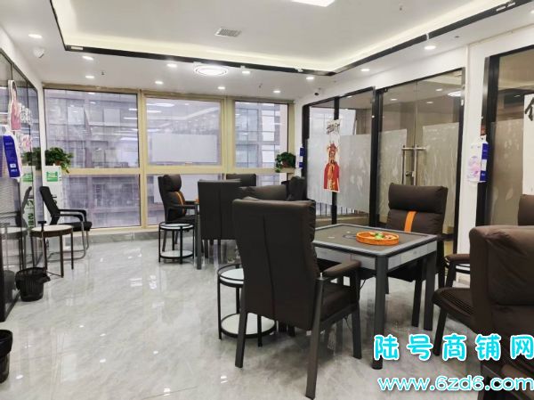 �ĸ����� 4�򻨹�԰�����㳡3��������ת�ã�һ������ʵ��ͼƬ