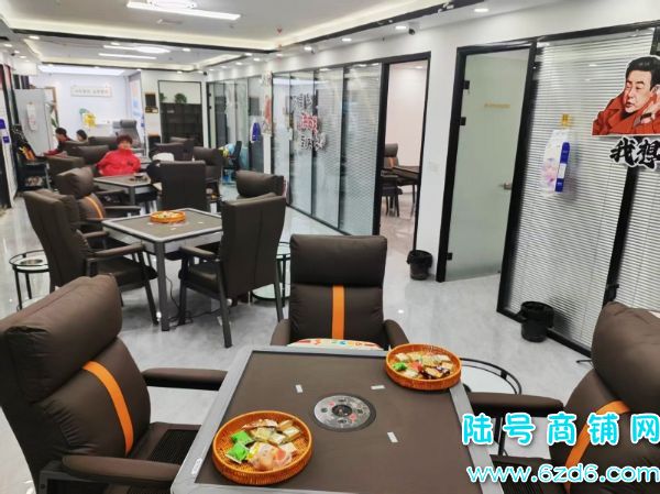 �ĸ����� 4�򻨹�԰�����㳡3��������ת�ã�һ������ʵ��ͼƬ