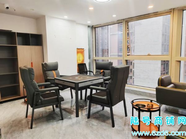 �ĸ����� 4�򻨹�԰�����㳡3��������ת�ã�һ������ʵ��ͼƬ