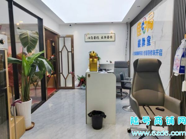 �ĸ����� 4�򻨹�԰�����㳡3��������ת�ã�һ������ʵ��ͼƬ