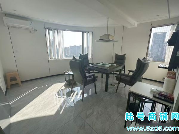 7������ �������������������������ת�ã���������ʵ��ͼƬ