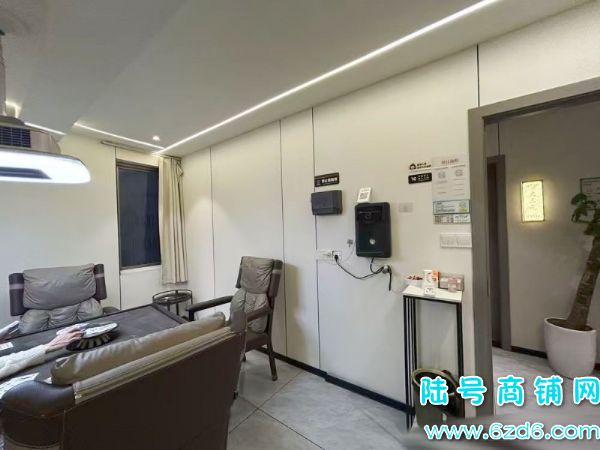 7������ �������������������������ת�ã���������ʵ��ͼƬ