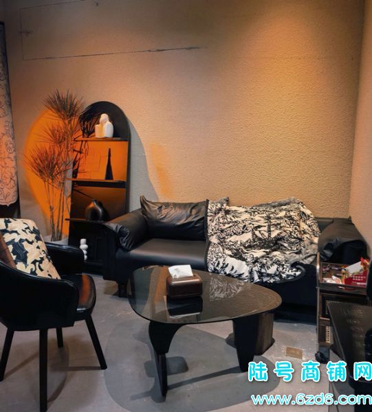 ��½�ţ������������ĵض��Ĳ����������޵�ת��ʵ��ͼƬ