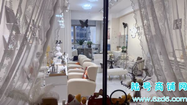 ����԰�����㳡2��60ƽ��װ���������׵�ת��ʵ��ͼƬ