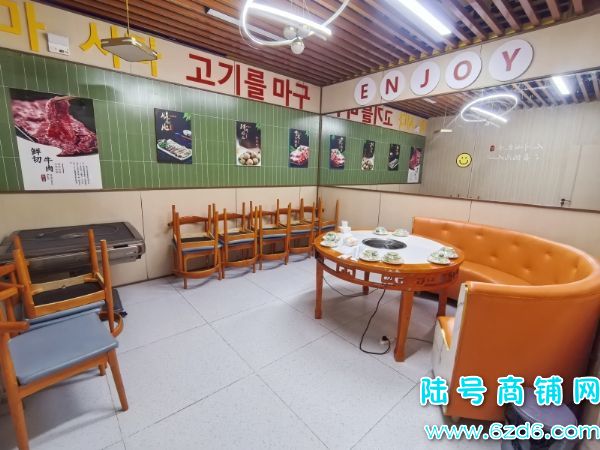 �ڵ���������ʳ�� ţ�л�����ͭ��ţ�����������ת��ʵ��ͼƬ